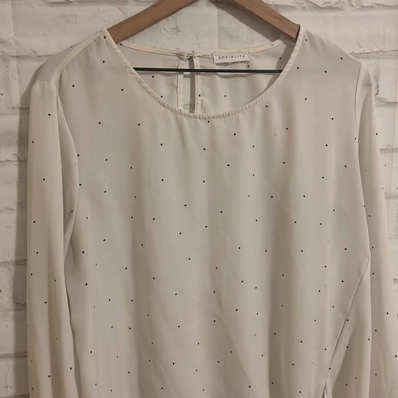 Socialite polka dot tie hem blouse - Picture 3 of 6